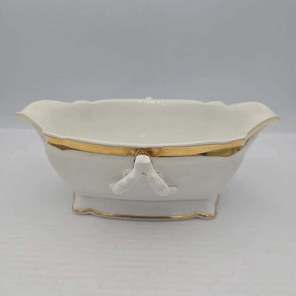 VIntage Unmarked Porcelain Gold‎ Rim Gravy Sauce Boat